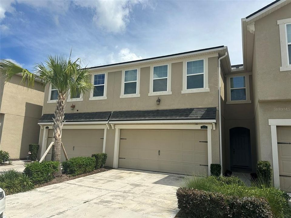 For Sale: $320,000 (3 beds, 2 baths, 2307 Square Feet)