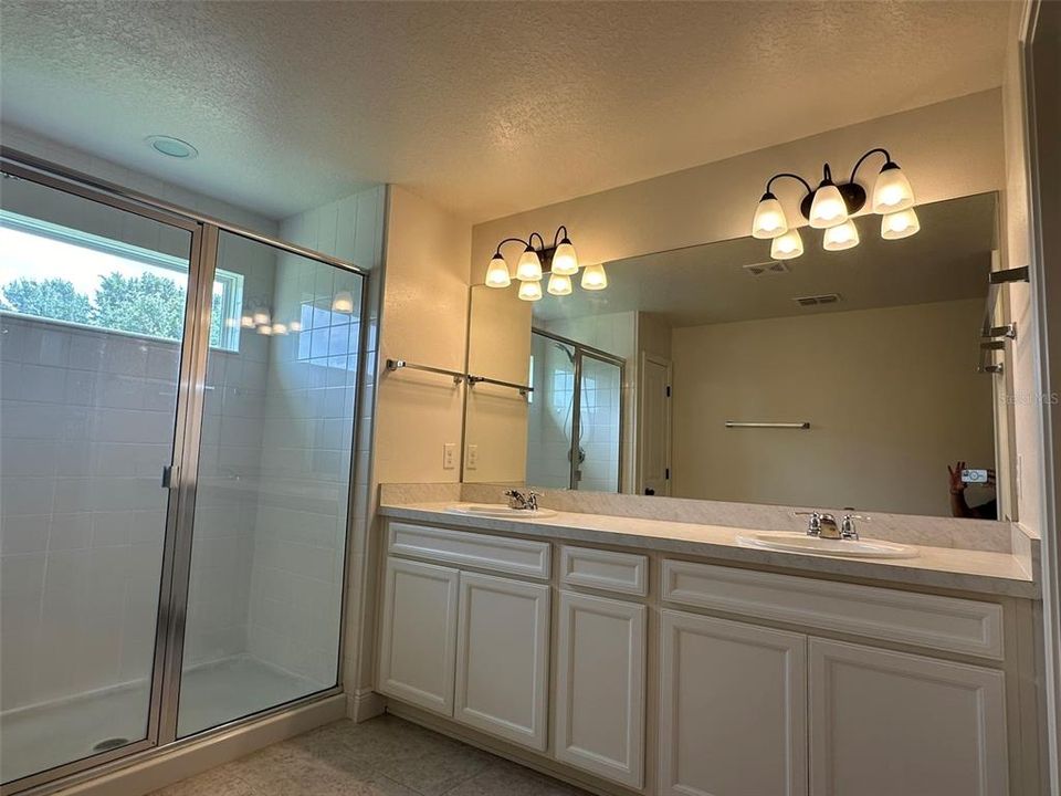 For Sale: $320,000 (3 beds, 2 baths, 2307 Square Feet)