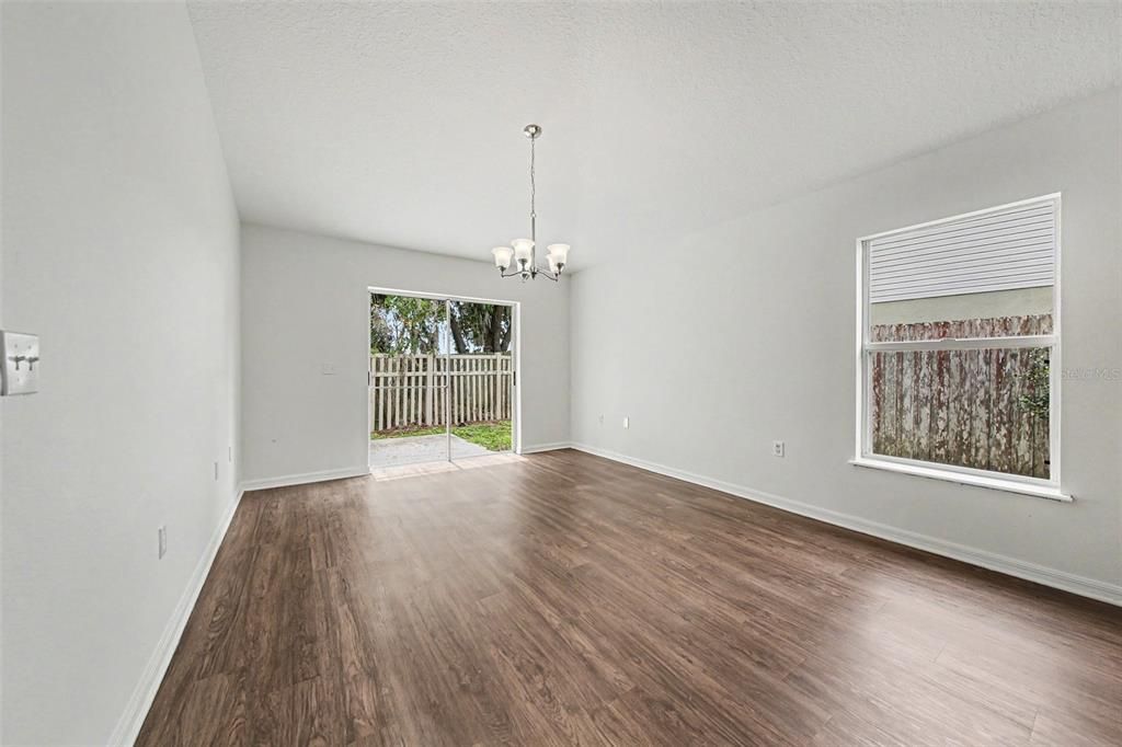 For Sale: $324,900 (3 beds, 2 baths, 1465 Square Feet)