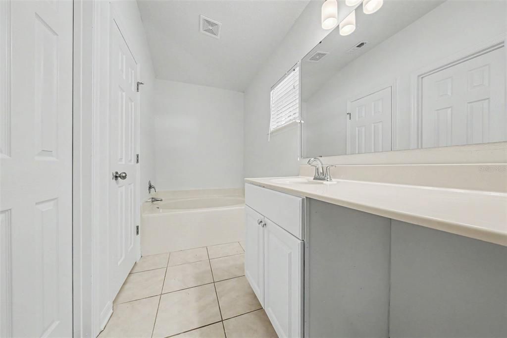 For Sale: $324,900 (3 beds, 2 baths, 1465 Square Feet)