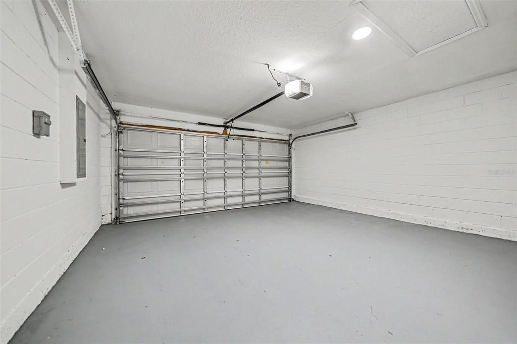 For Sale: $324,900 (3 beds, 2 baths, 1465 Square Feet)