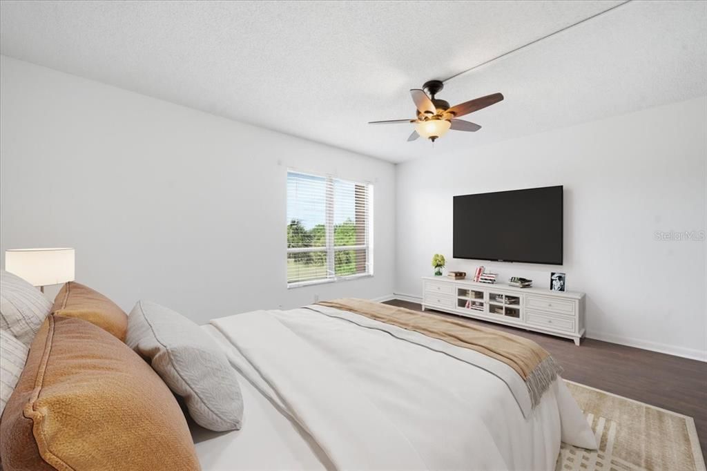 For Sale: $250,000 (2 beds, 2 baths, 1130 Square Feet)