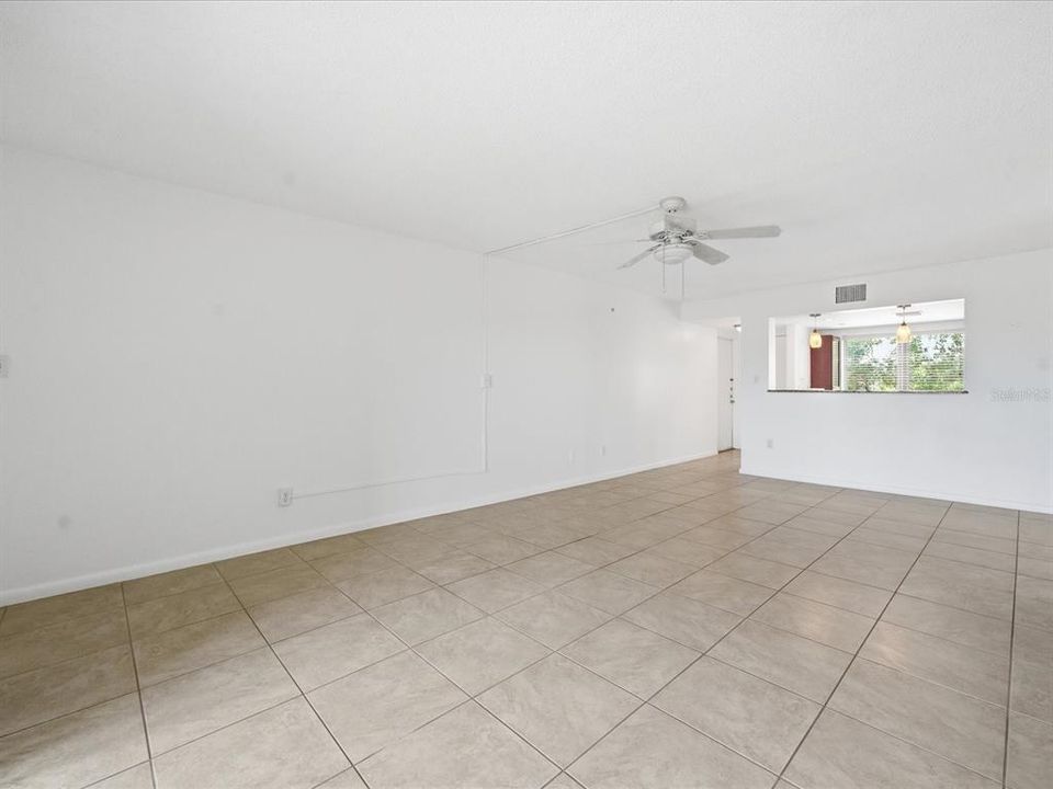 For Sale: $250,000 (2 beds, 2 baths, 1130 Square Feet)