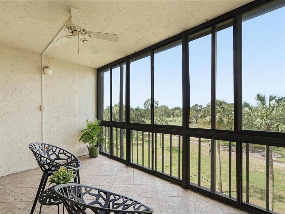 For Sale: $250,000 (2 beds, 2 baths, 1130 Square Feet)