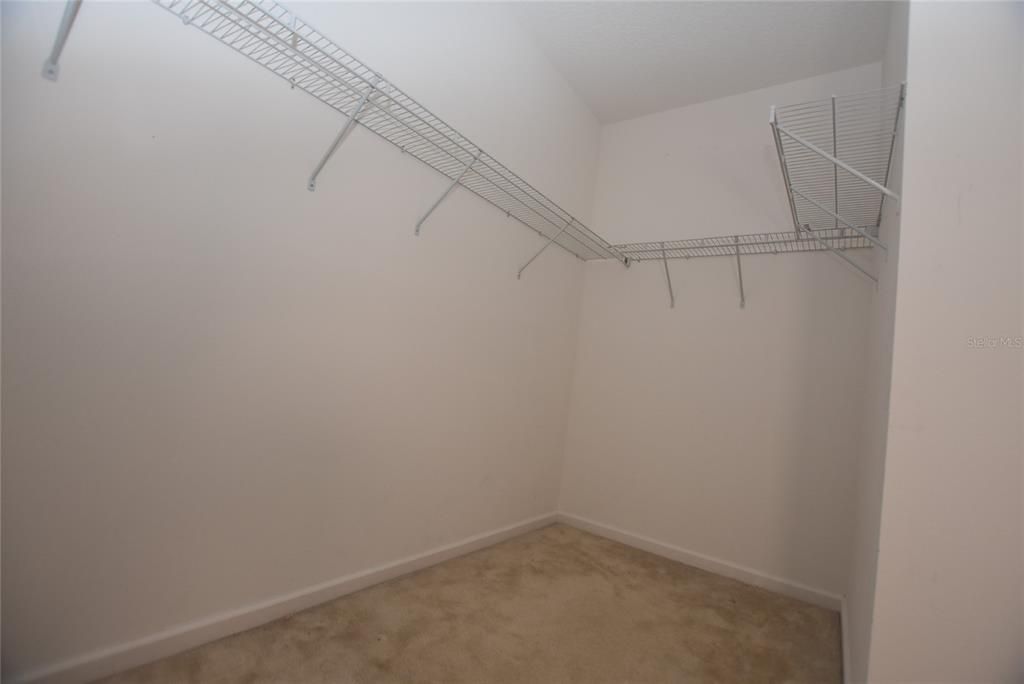 For Rent: $2,475 (4 beds, 2 baths, 2401 Square Feet)