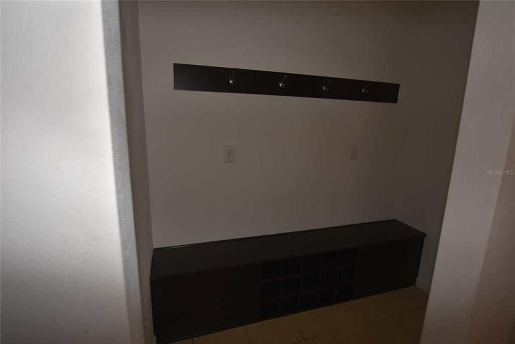 For Rent: $2,475 (4 beds, 2 baths, 2401 Square Feet)