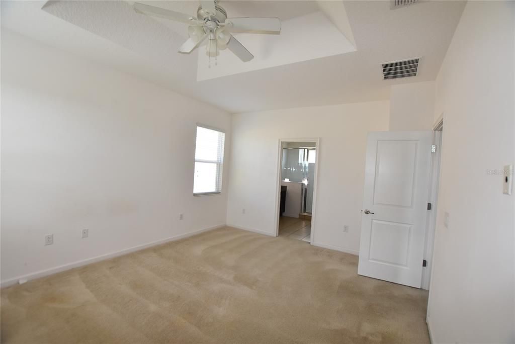 For Rent: $2,475 (4 beds, 2 baths, 2401 Square Feet)