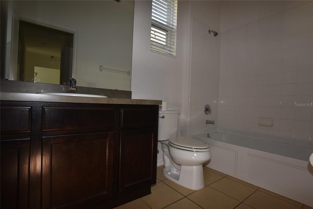 For Rent: $2,475 (4 beds, 2 baths, 2401 Square Feet)