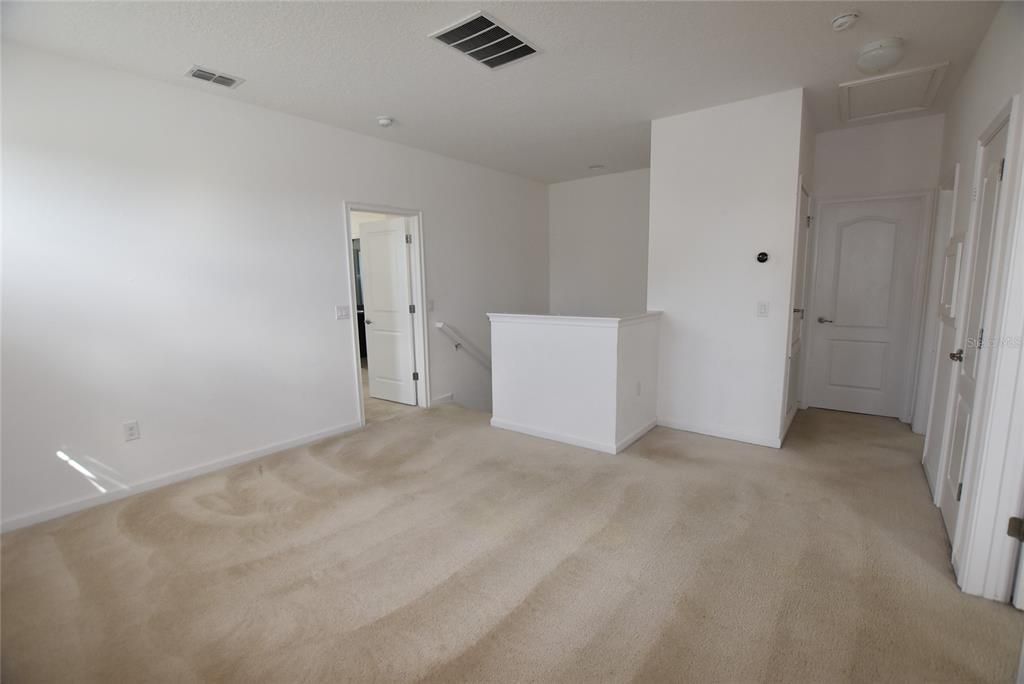 For Rent: $2,475 (4 beds, 2 baths, 2401 Square Feet)