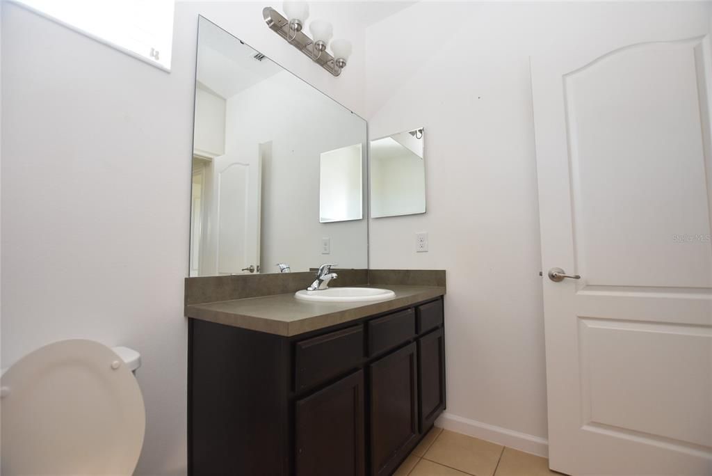 For Rent: $2,475 (4 beds, 2 baths, 2401 Square Feet)