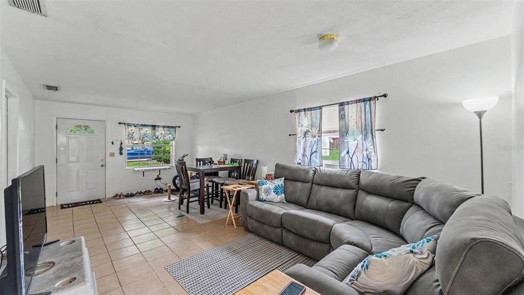 For Sale: $325,000 (4 beds, 0 baths, 1734 Square Feet)