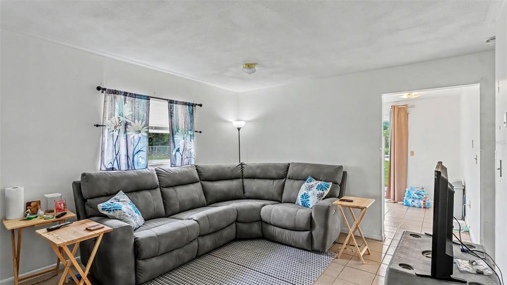 For Sale: $325,000 (4 beds, 0 baths, 1734 Square Feet)
