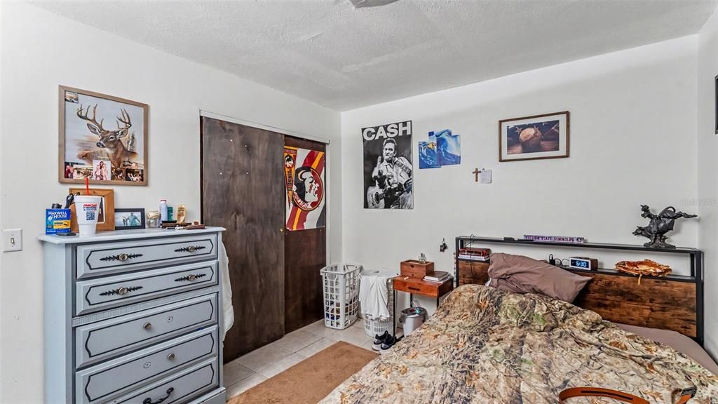 For Sale: $325,000 (4 beds, 0 baths, 1734 Square Feet)