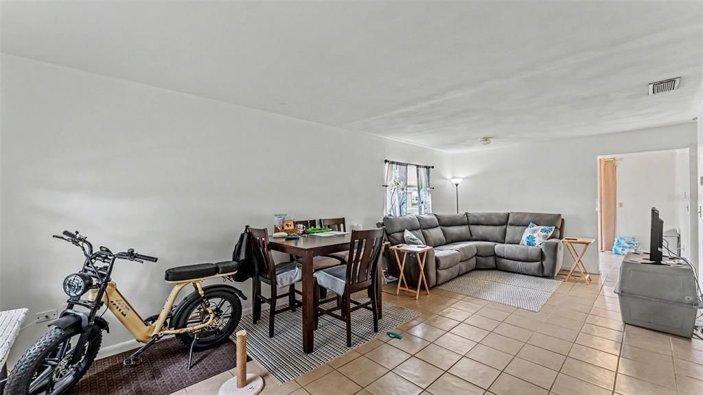 For Sale: $325,000 (4 beds, 0 baths, 1734 Square Feet)