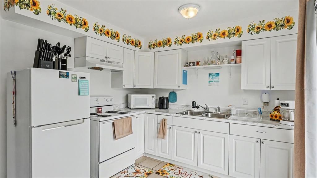 For Sale: $325,000 (4 beds, 0 baths, 1734 Square Feet)