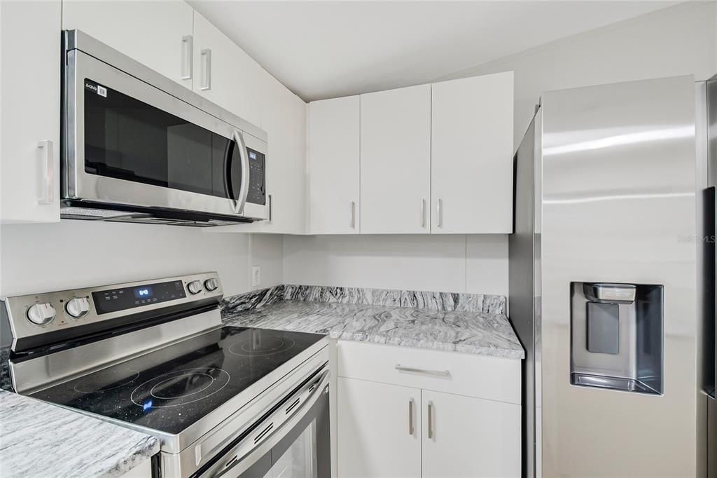 На продажу: $295,000 (3 спален, 2 ванн, 1296 Квадратных фут)