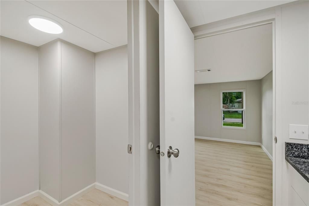 На продажу: $295,000 (3 спален, 2 ванн, 1296 Квадратных фут)