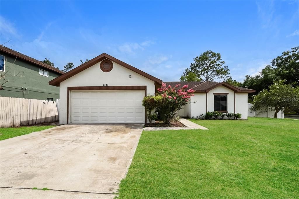 For Sale: $330,000 (3 beds, 2 baths, 1269 Square Feet)