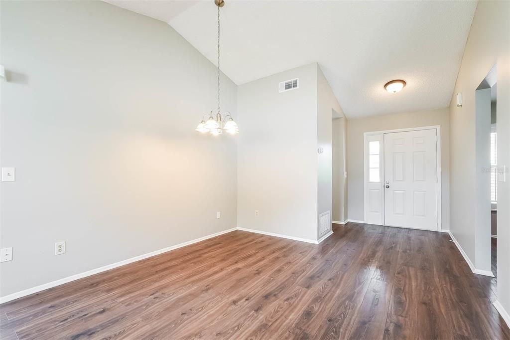 For Sale: $330,000 (3 beds, 2 baths, 1269 Square Feet)
