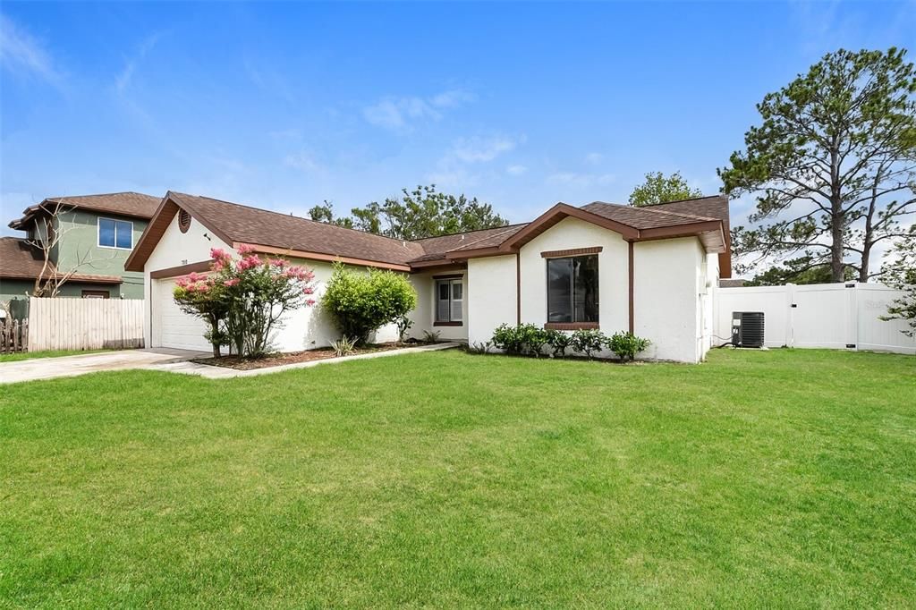 For Sale: $330,000 (3 beds, 2 baths, 1269 Square Feet)
