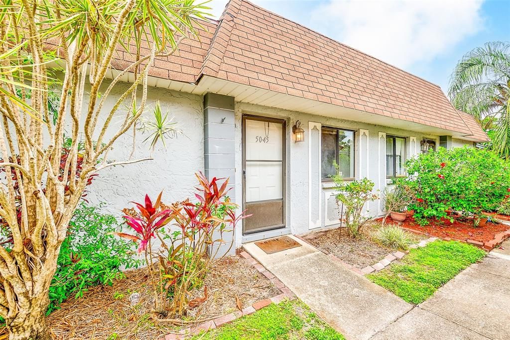 For Sale: $169,900 (2 beds, 2 baths, 975 Square Feet)