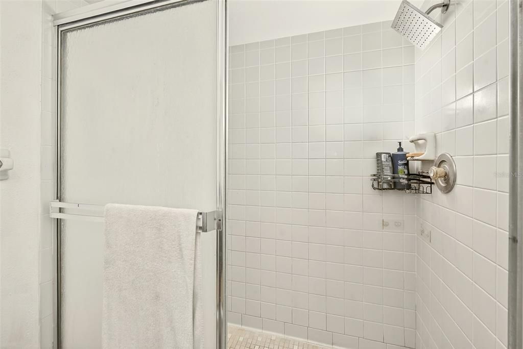 For Sale: $169,900 (2 beds, 2 baths, 975 Square Feet)