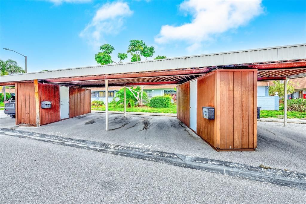 For Sale: $169,900 (2 beds, 2 baths, 975 Square Feet)