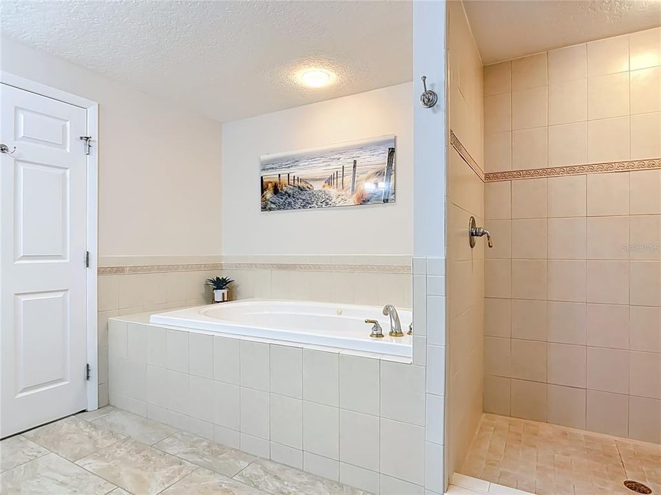 На продажу: $579,900 (3 спален, 2 ванн, 1706 Квадратных фут)