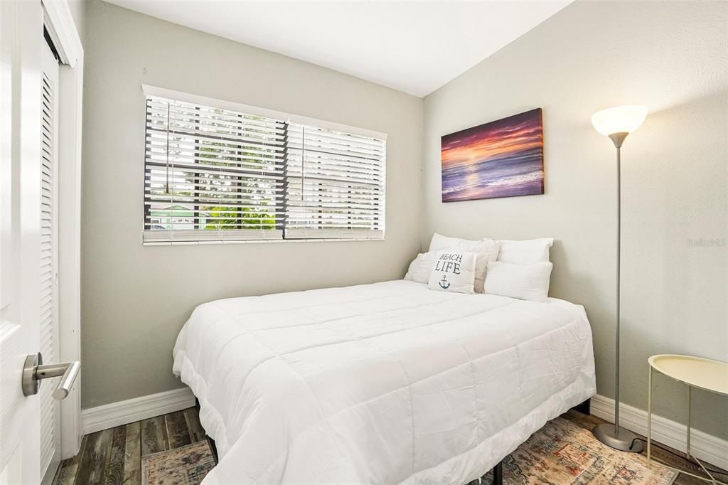For Sale: $325,000 (3 beds, 1 baths, 936 Square Feet)