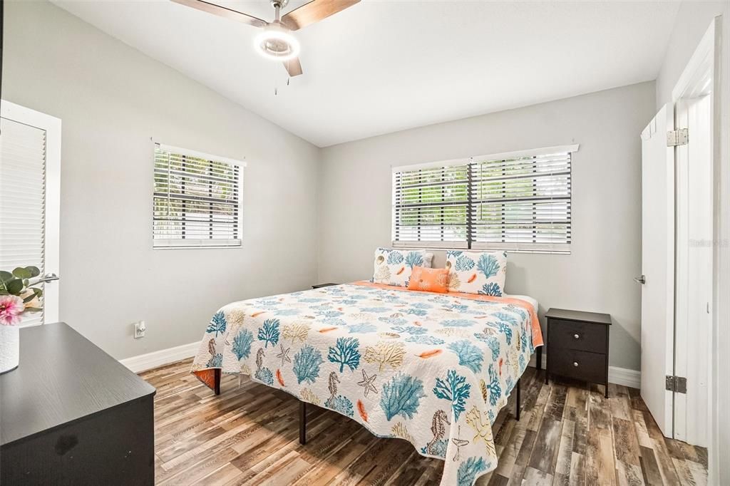 For Sale: $325,000 (3 beds, 1 baths, 936 Square Feet)