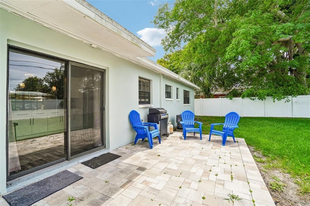 For Sale: $325,000 (3 beds, 1 baths, 936 Square Feet)