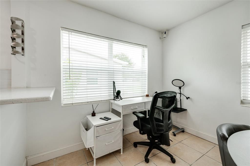 For Rent: $2,700 (3 beds, 1 baths, 1075 Square Feet)