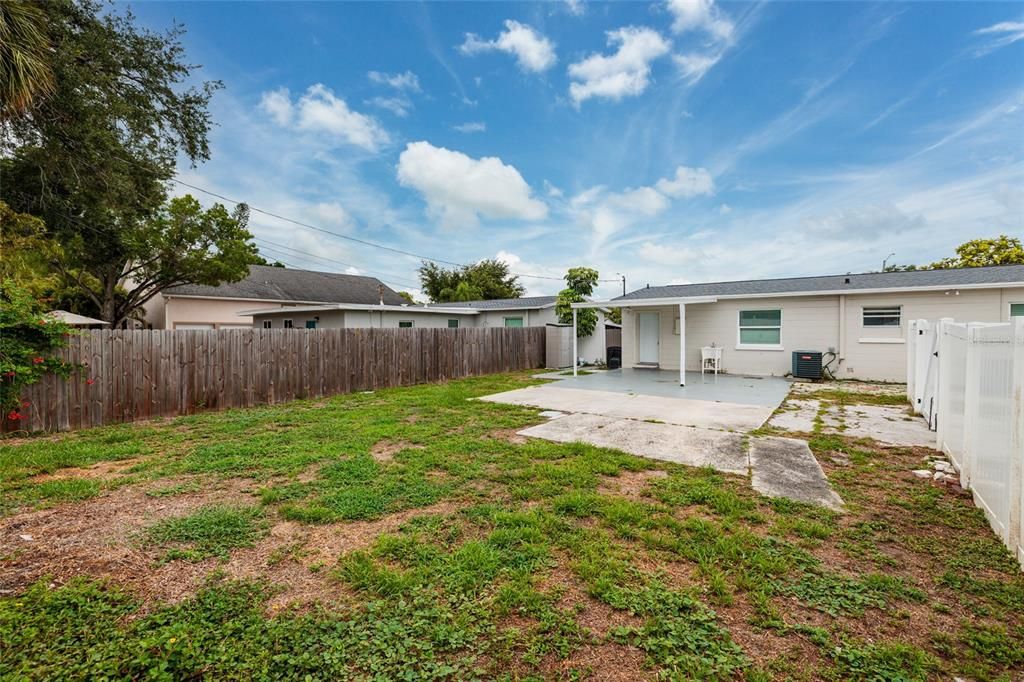 For Rent: $2,700 (3 beds, 1 baths, 1075 Square Feet)
