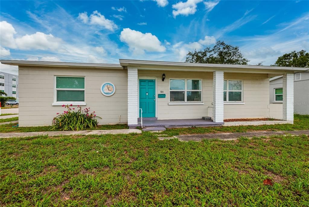 For Rent: $2,700 (3 beds, 1 baths, 1075 Square Feet)