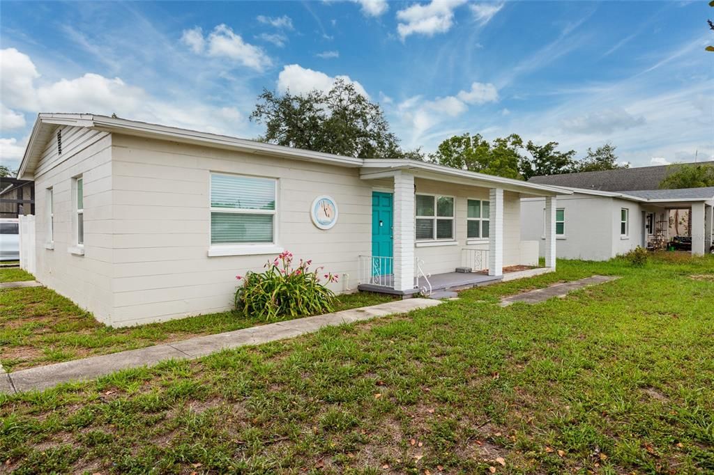 For Rent: $2,700 (3 beds, 1 baths, 1075 Square Feet)