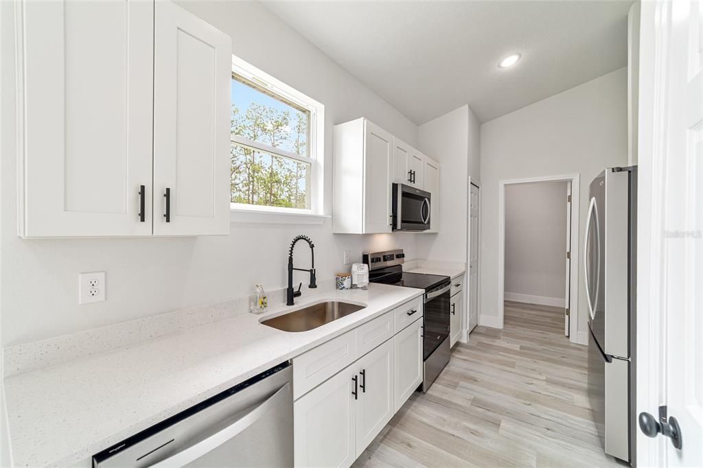 Activo con contrato: $209,900 (3 camas, 2 baños, 1140 Pies cuadrados)