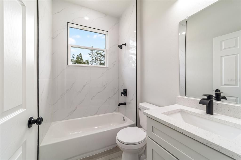 Activo con contrato: $209,900 (3 camas, 2 baños, 1140 Pies cuadrados)