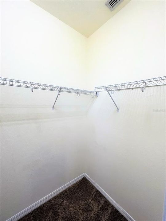 En Renta: $2,400 (3 camas, 2 baños, 1945 Pies cuadrados)