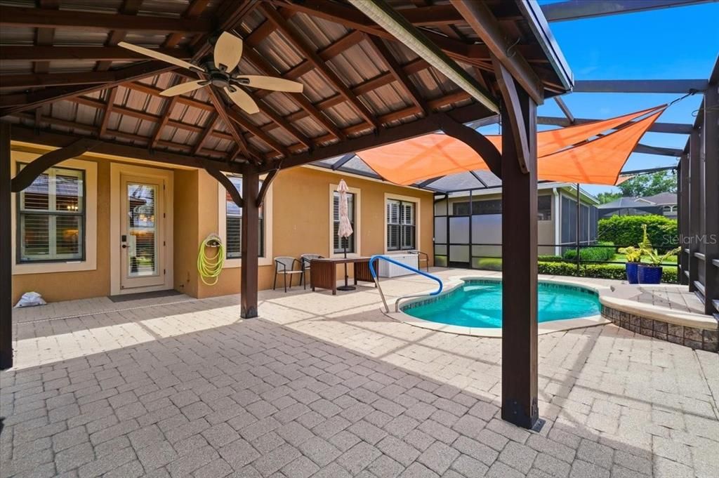 Activo con contrato: $499,000 (3 camas, 2 baños, 2259 Pies cuadrados)