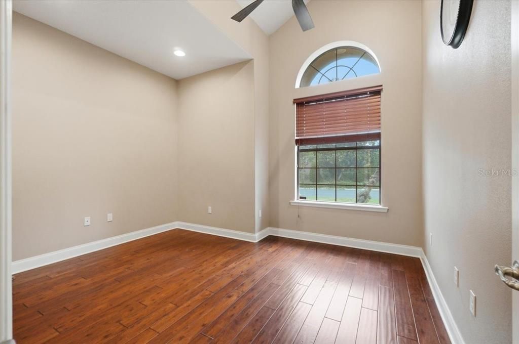 Activo con contrato: $499,000 (3 camas, 2 baños, 2259 Pies cuadrados)
