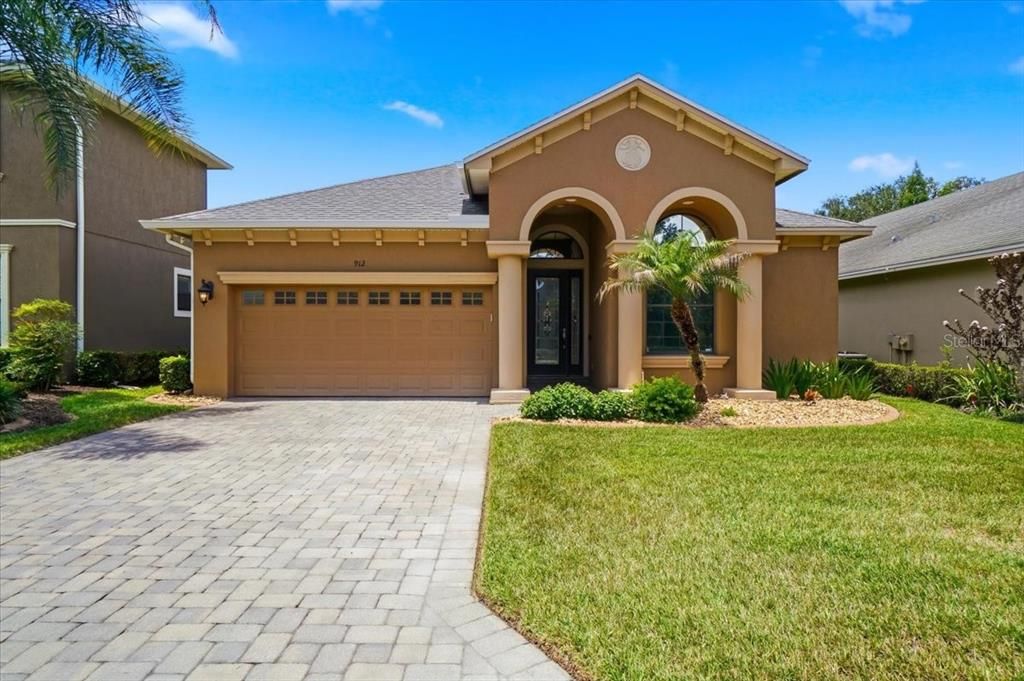 Activo con contrato: $499,000 (3 camas, 2 baños, 2259 Pies cuadrados)
