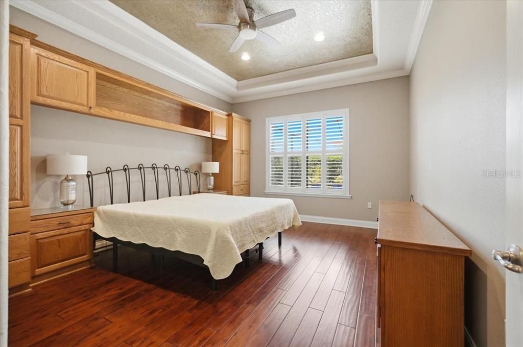 Activo con contrato: $499,000 (3 camas, 2 baños, 2259 Pies cuadrados)