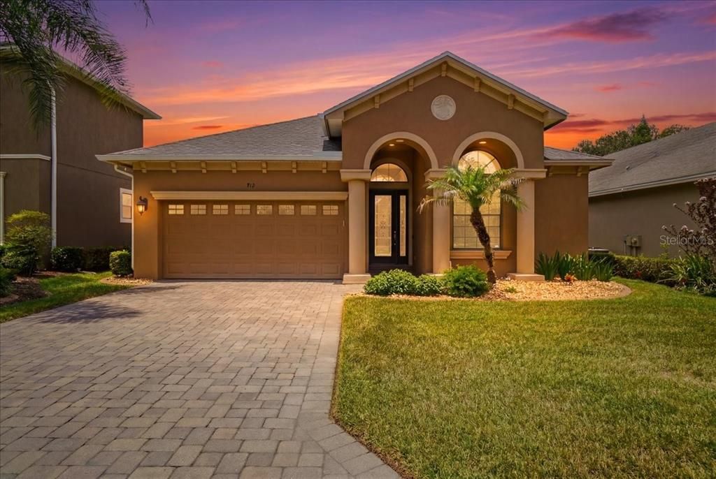 Activo con contrato: $499,000 (3 camas, 2 baños, 2259 Pies cuadrados)