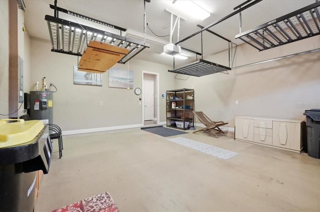 Activo con contrato: $499,000 (3 camas, 2 baños, 2259 Pies cuadrados)