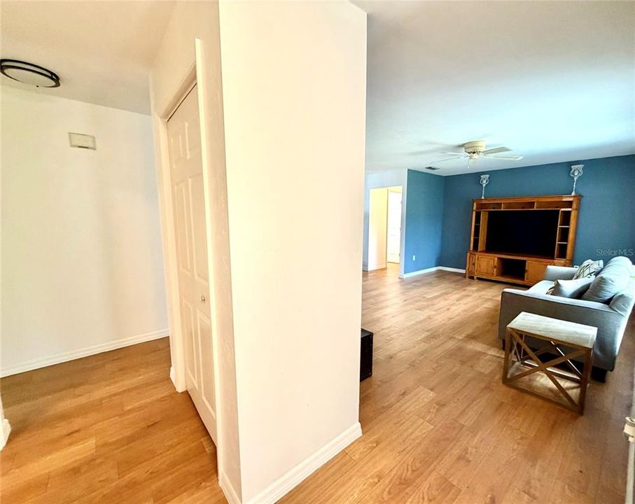 For Sale: $299,900 (3 beds, 2 baths, 1785 Square Feet)