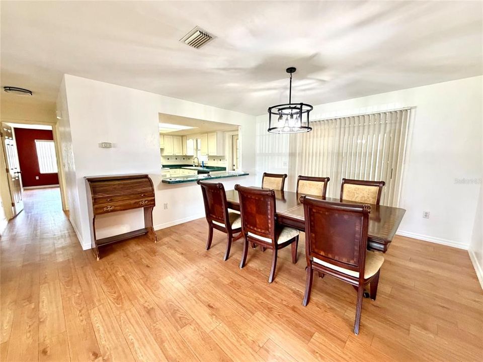 For Sale: $299,900 (3 beds, 2 baths, 1785 Square Feet)