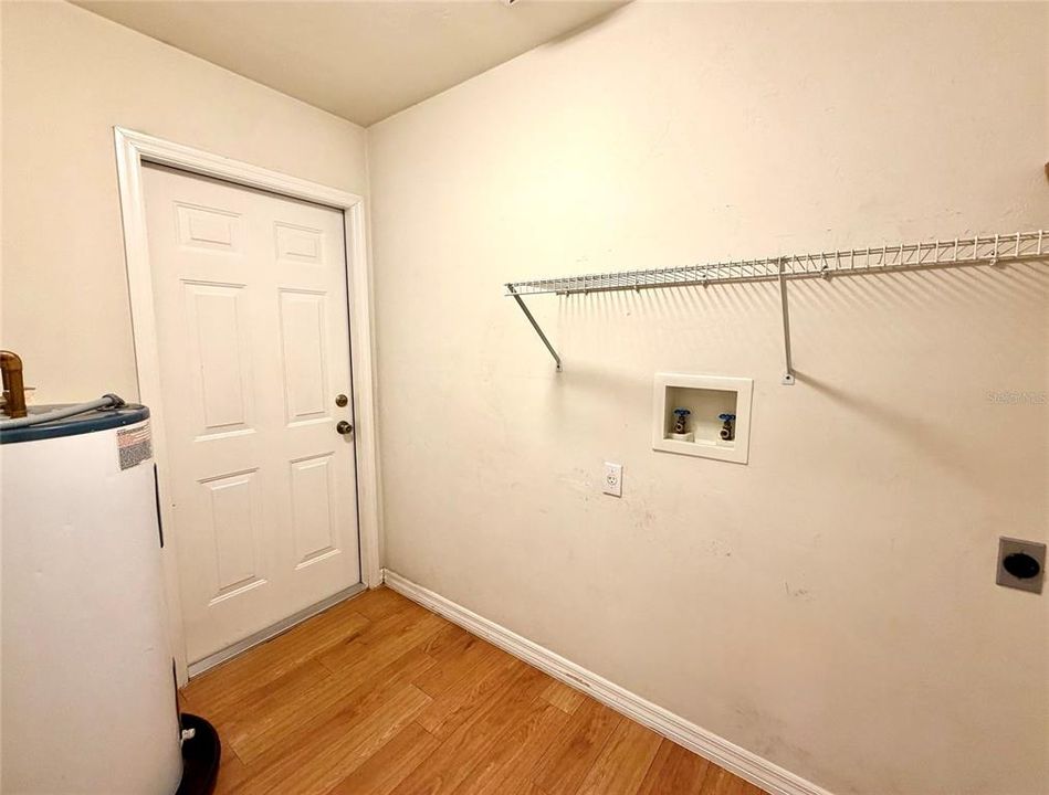 For Sale: $299,900 (3 beds, 2 baths, 1785 Square Feet)