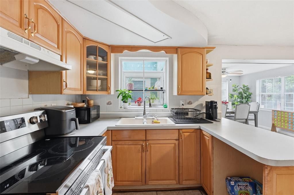 For Sale: $299,000 (3 beds, 2 baths, 1547 Square Feet)