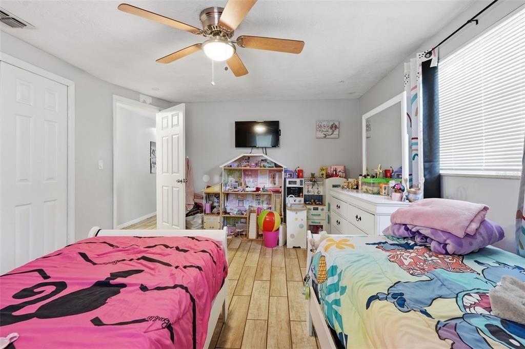 For Sale: $299,000 (3 beds, 2 baths, 1547 Square Feet)