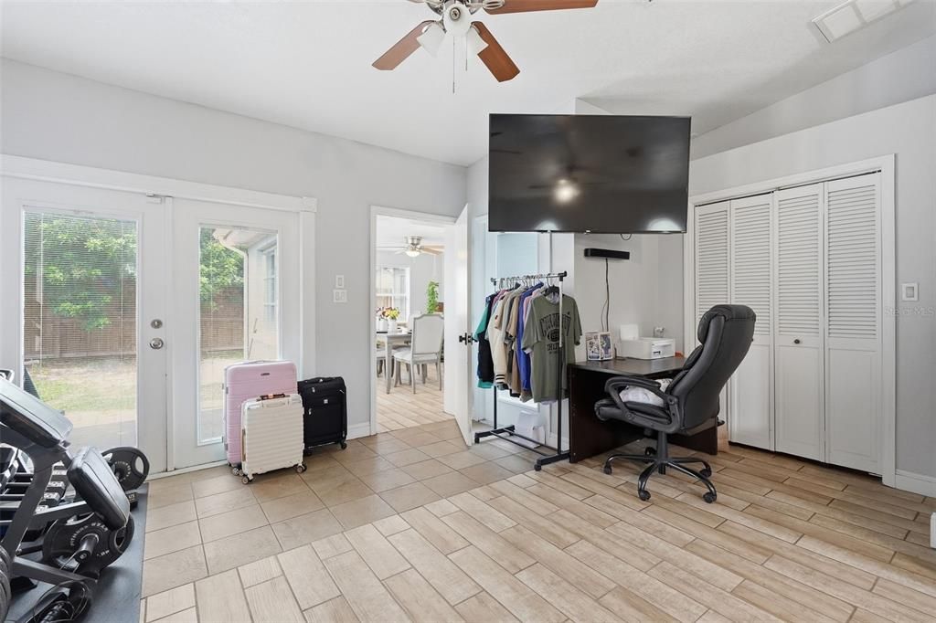 For Sale: $299,000 (3 beds, 2 baths, 1547 Square Feet)